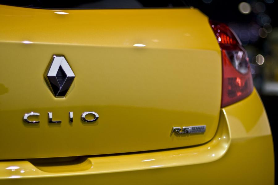  Renault Clio RS 2010 года  (фото 20 из 38)